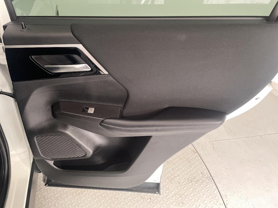 Photo '19' of Mitsubishi Outlander