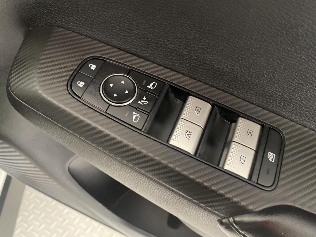 Photo '23' of Mitsubishi Outlander