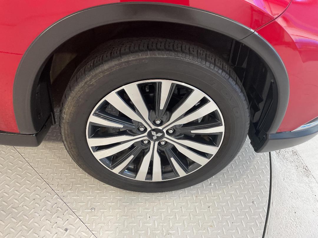 Photo '9' of Mitsubishi Outlander