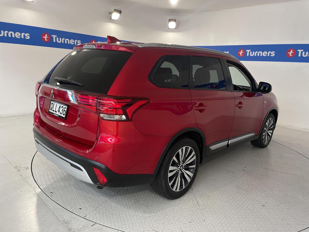 Photo '7' of Mitsubishi Outlander