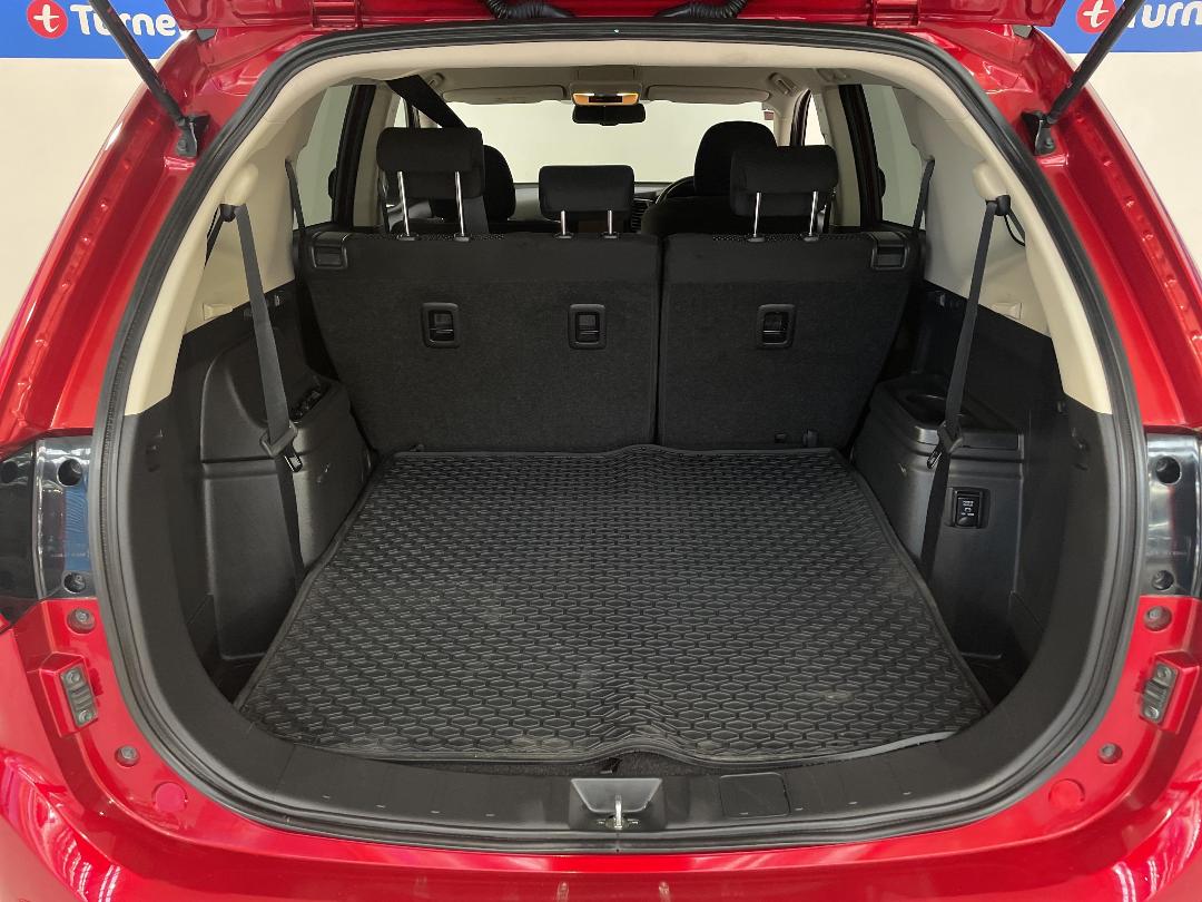 Photo '14' of Mitsubishi Outlander