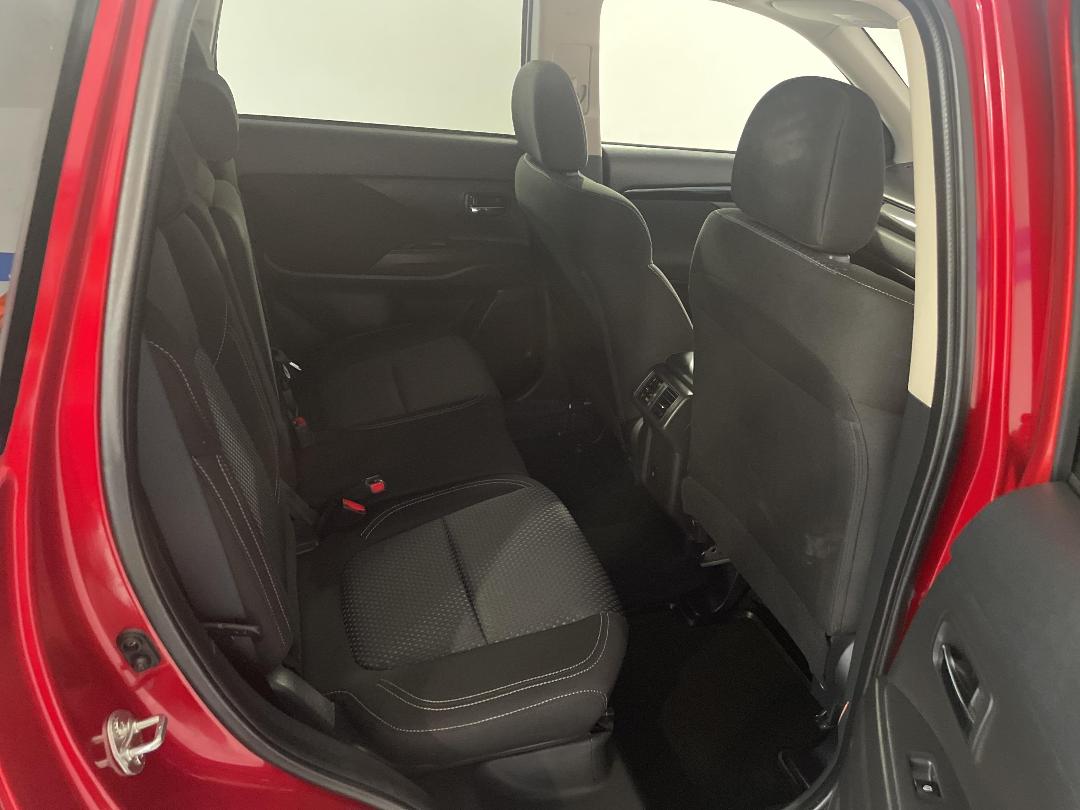 Photo '20' of Mitsubishi Outlander