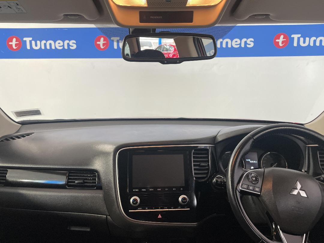 Photo '17' of Mitsubishi Outlander