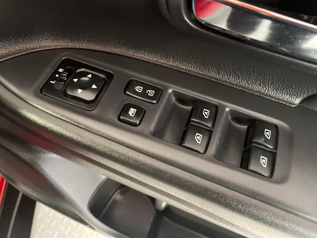 Photo '24' of Mitsubishi Outlander