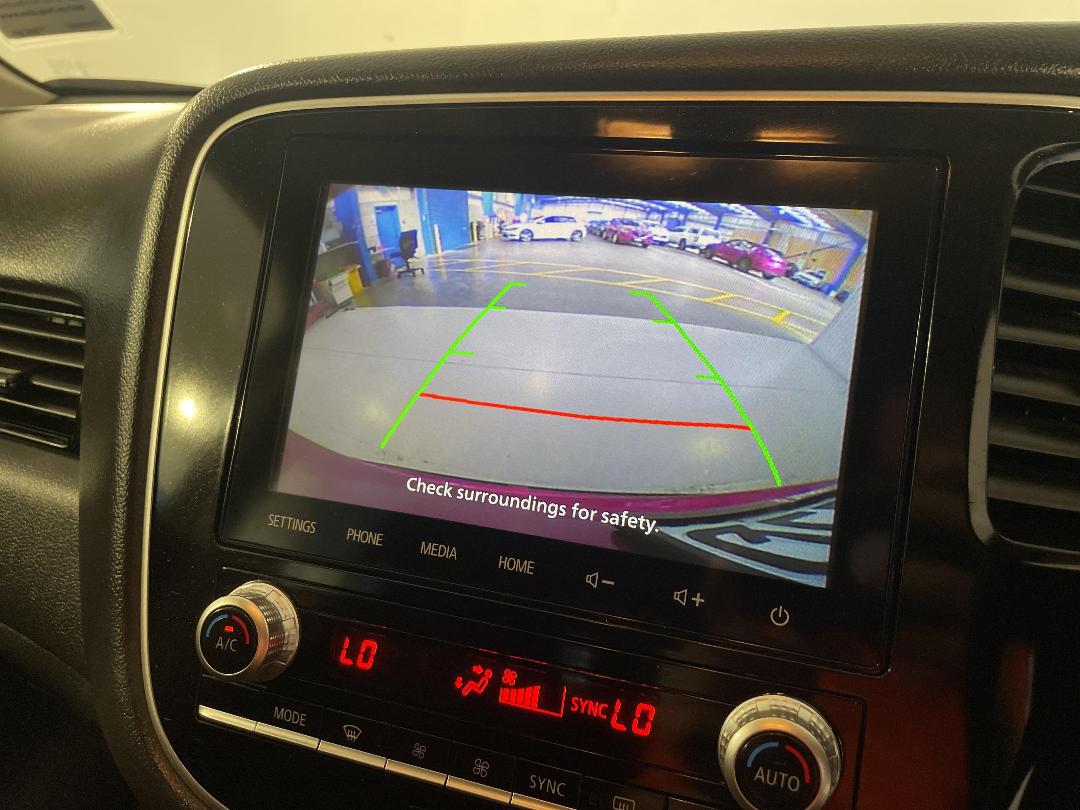 Photo '30' of Mitsubishi Outlander