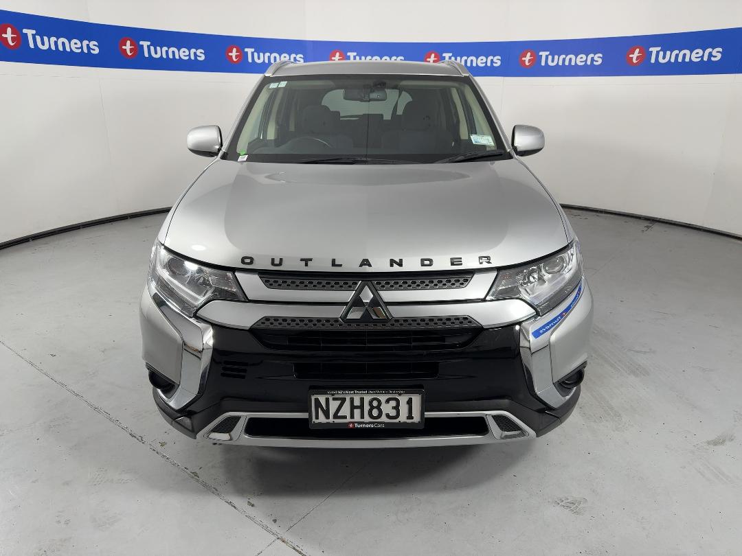 Photo '2' of Mitsubishi Outlander