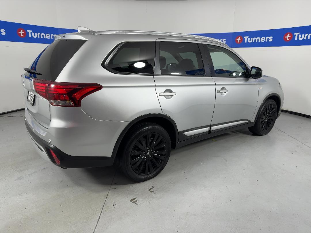 Photo '7' of Mitsubishi Outlander