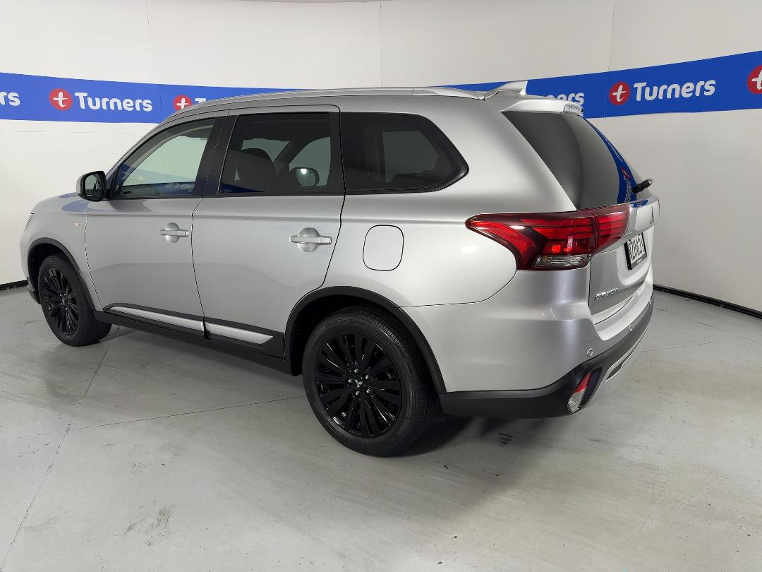 Photo '5' of Mitsubishi Outlander