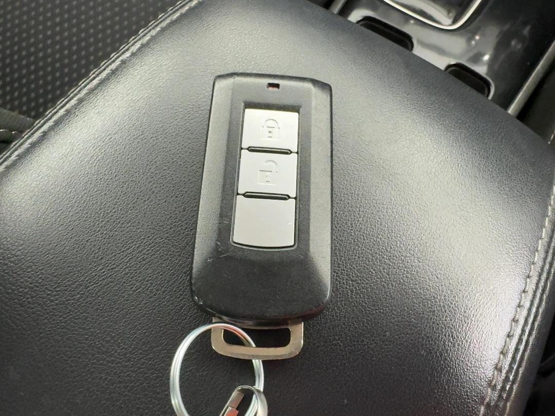 Photo '22' of Mitsubishi Outlander