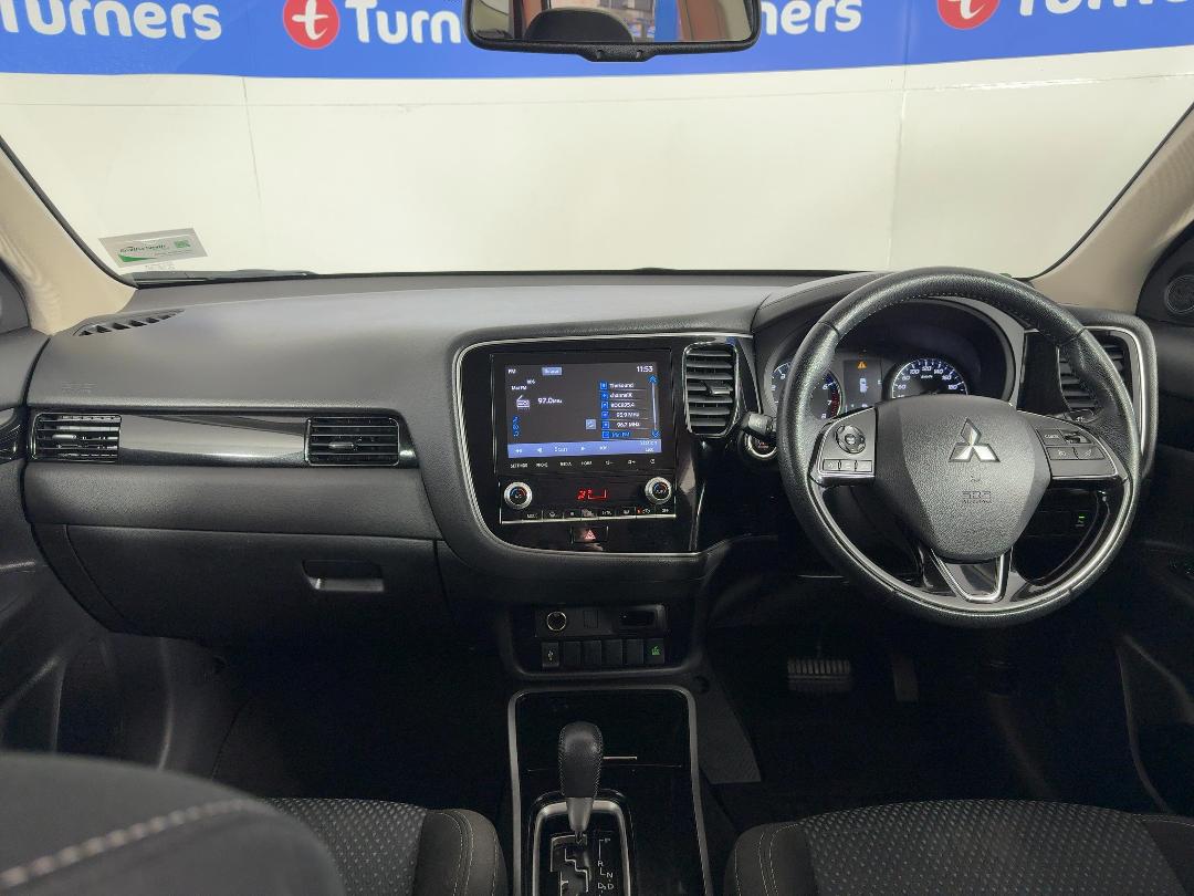 Photo '17' of Mitsubishi Outlander