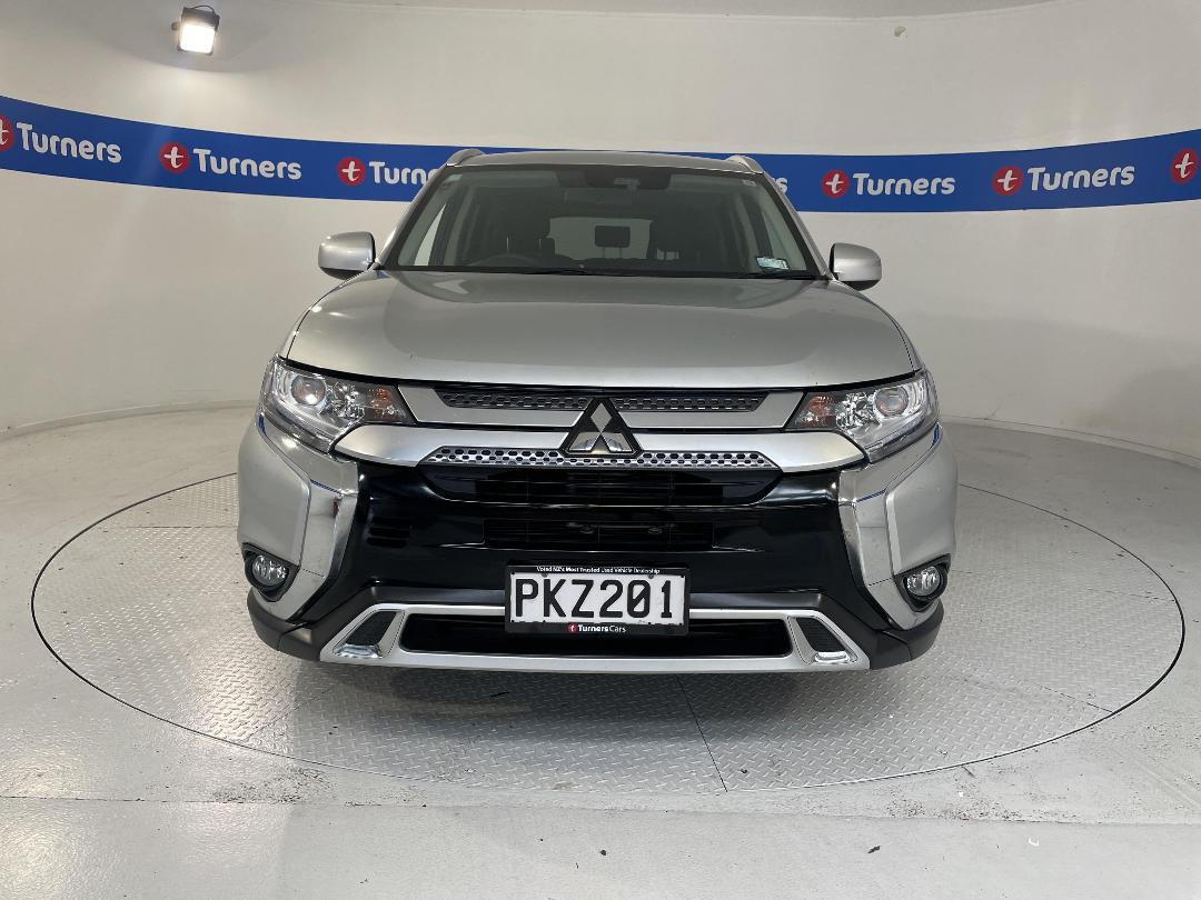 Photo '2' of Mitsubishi Outlander Photo '2' of Mitsubishi Outlander