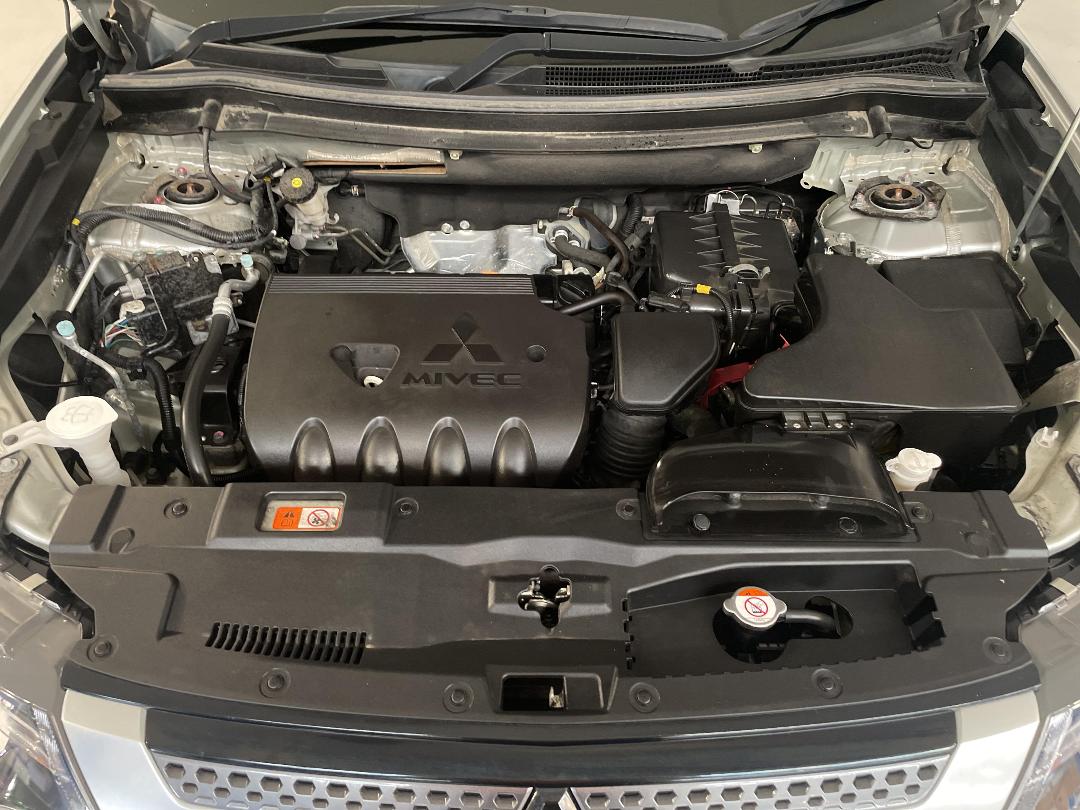 Photo '13' of Mitsubishi Outlander Photo '13' of Mitsubishi Outlander