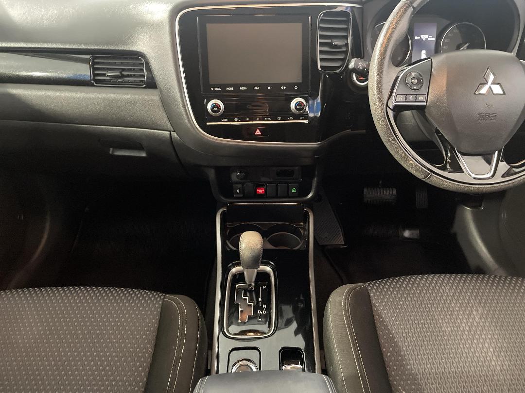 Photo '18' of Mitsubishi Outlander Photo '18' of Mitsubishi Outlander