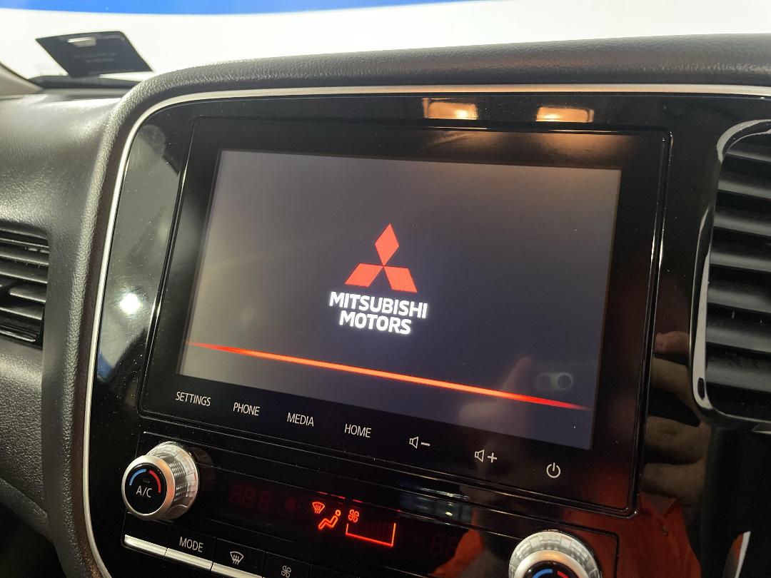 Photo '29' of Mitsubishi Outlander Photo '29' of Mitsubishi Outlander