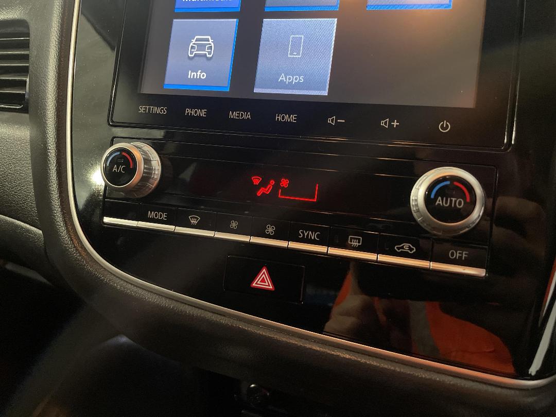 Photo '31' of Mitsubishi Outlander Photo '31' of Mitsubishi Outlander