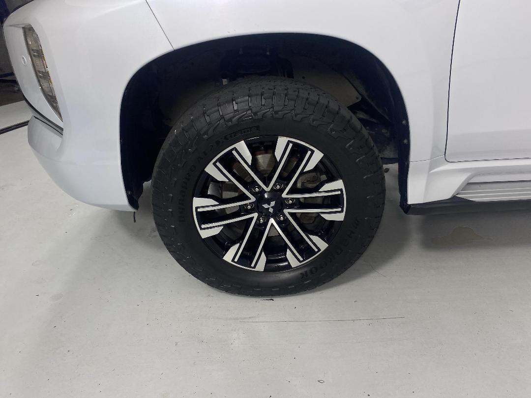 Photo '10' of Mitsubishi Pajero Sport