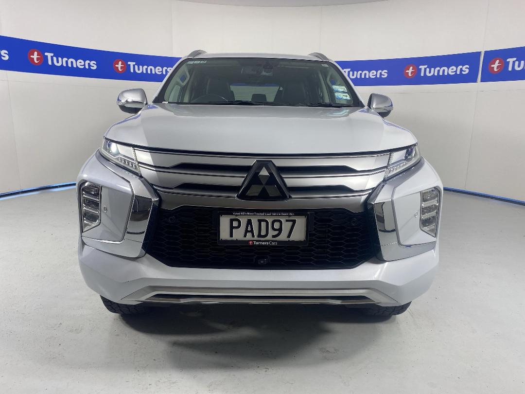 Photo '2' of Mitsubishi Pajero Sport