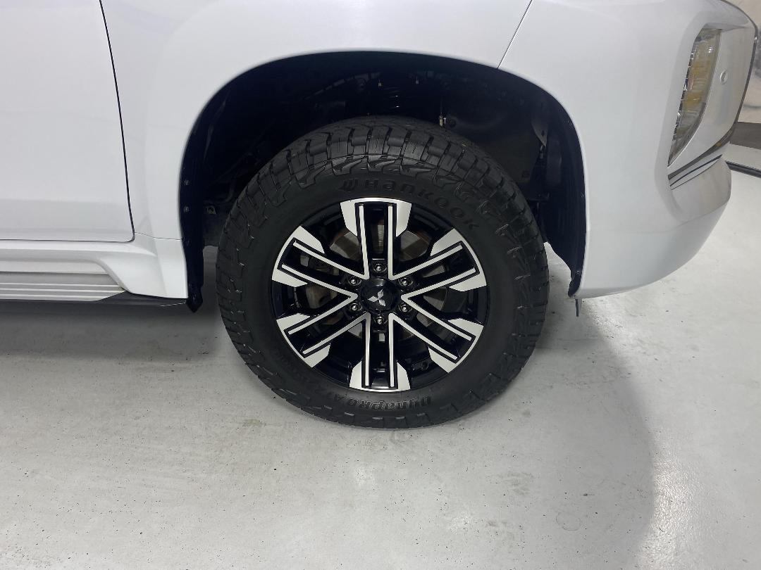 Photo '9' of Mitsubishi Pajero Sport