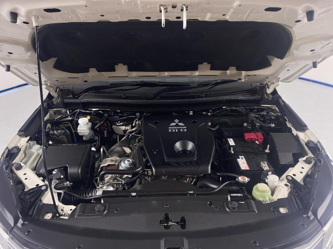 Photo '13' of Mitsubishi Pajero Sport