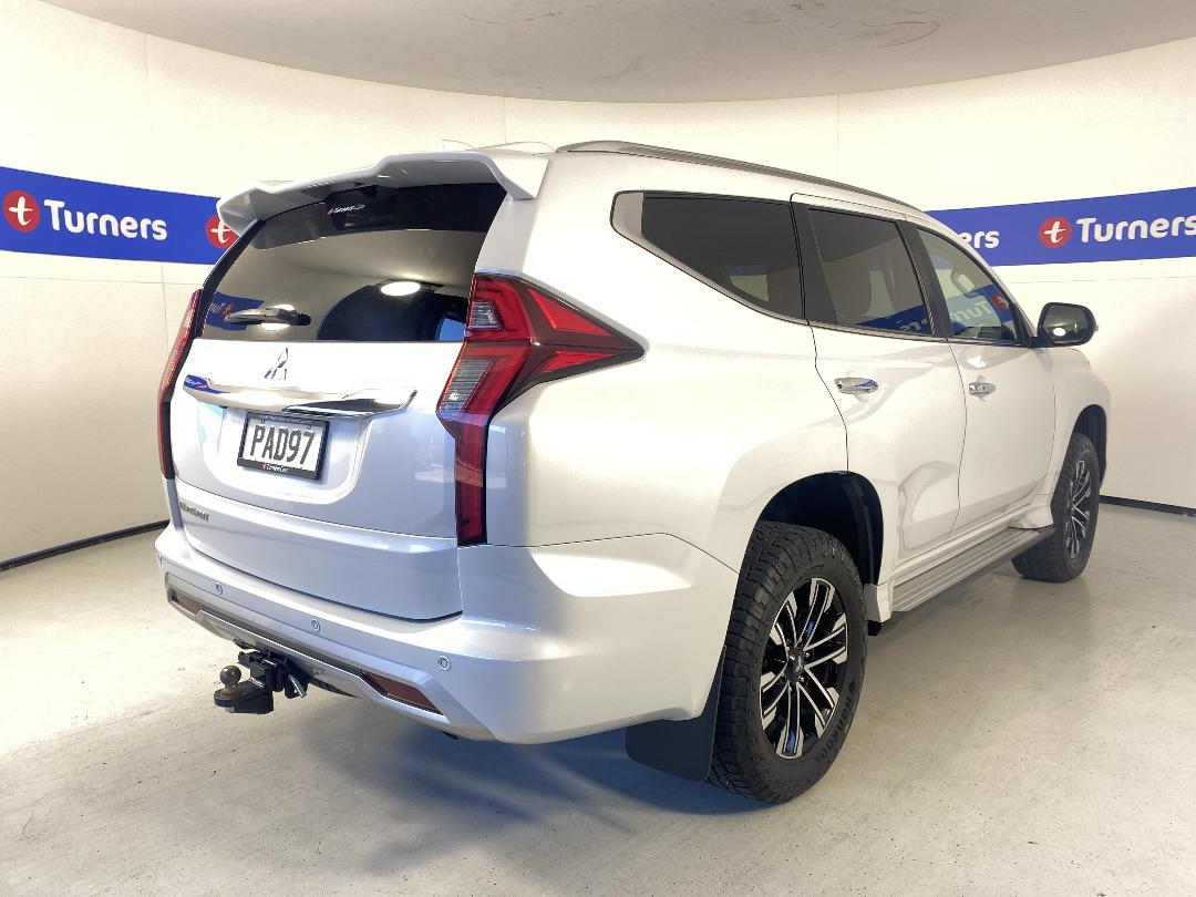 Photo '7' of Mitsubishi Pajero Sport