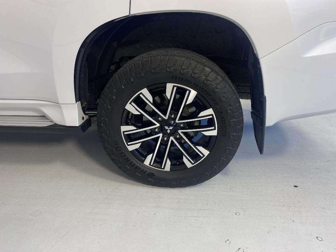 Photo '11' of Mitsubishi Pajero Sport