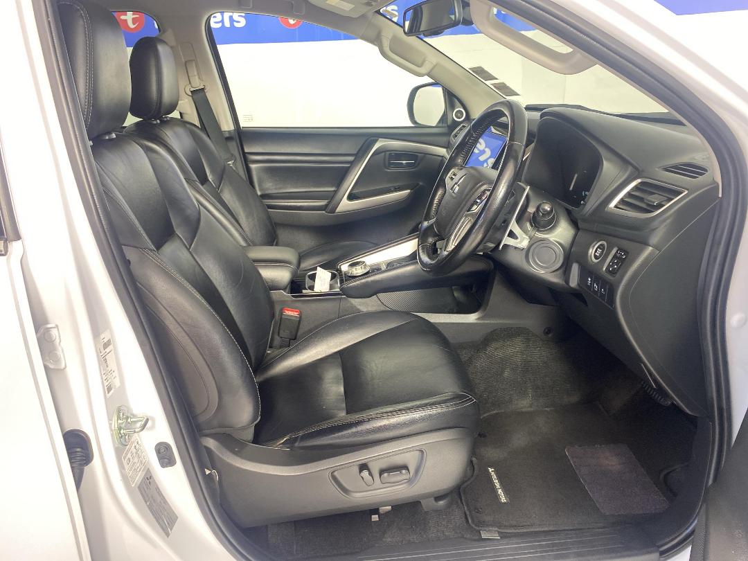 Photo '16' of Mitsubishi Pajero Sport