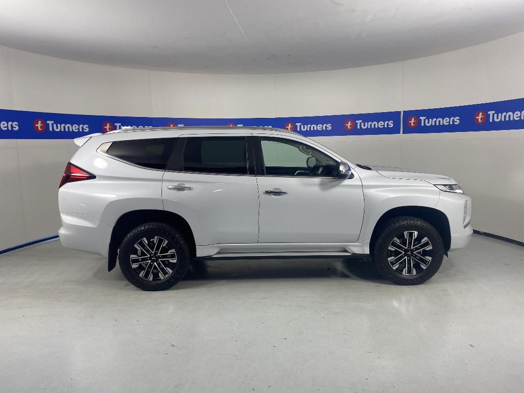 Photo '23' of Mitsubishi Pajero Sport