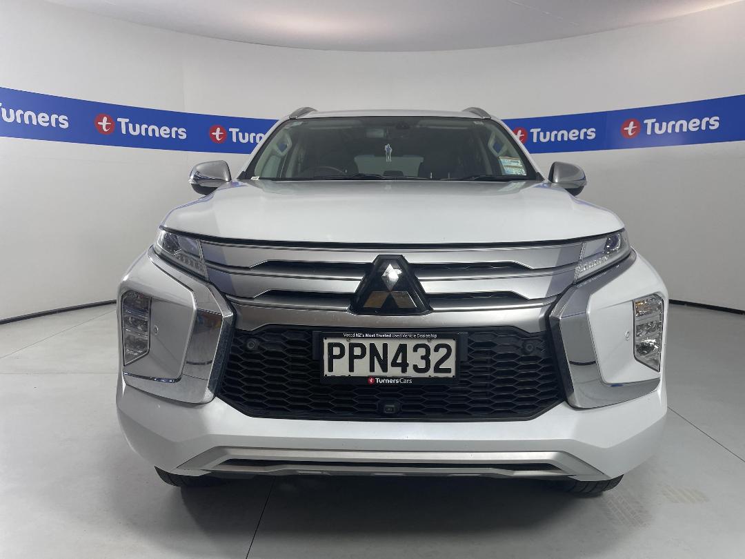 Photo '2' of Mitsubishi Pajero Sport