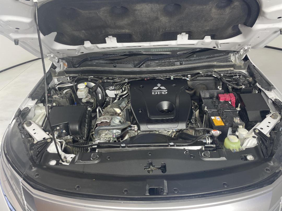 Photo '13' of Mitsubishi Pajero Sport