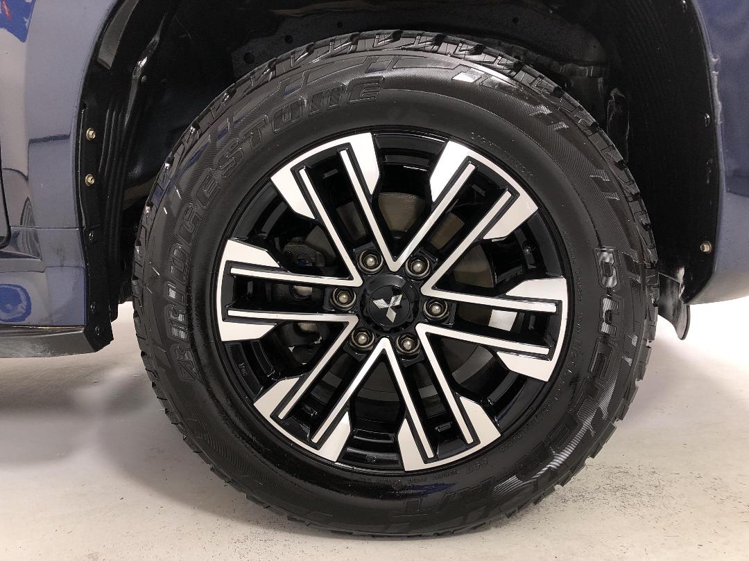 Photo '9' of Mitsubishi Pajero Sport