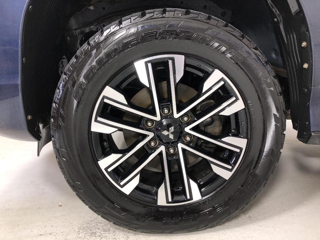 Photo '10' of Mitsubishi Pajero Sport