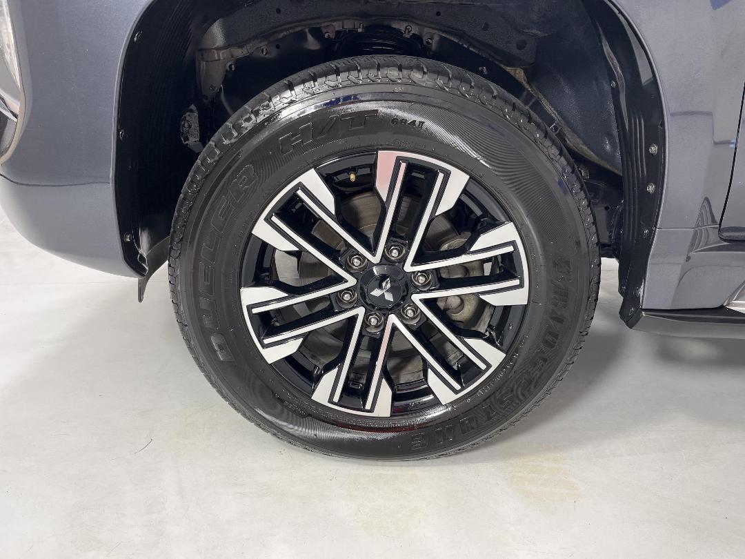 Photo '10' of Mitsubishi Pajero Sport