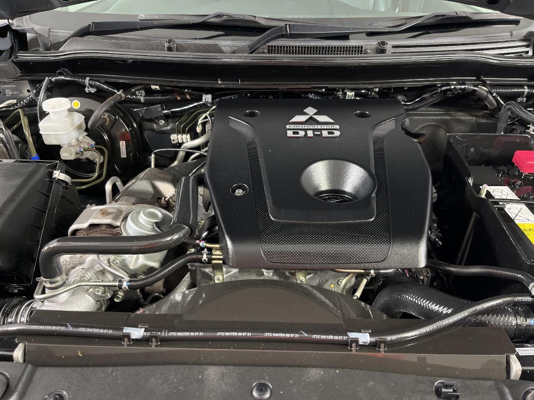 Photo '13' of Mitsubishi Pajero Sport