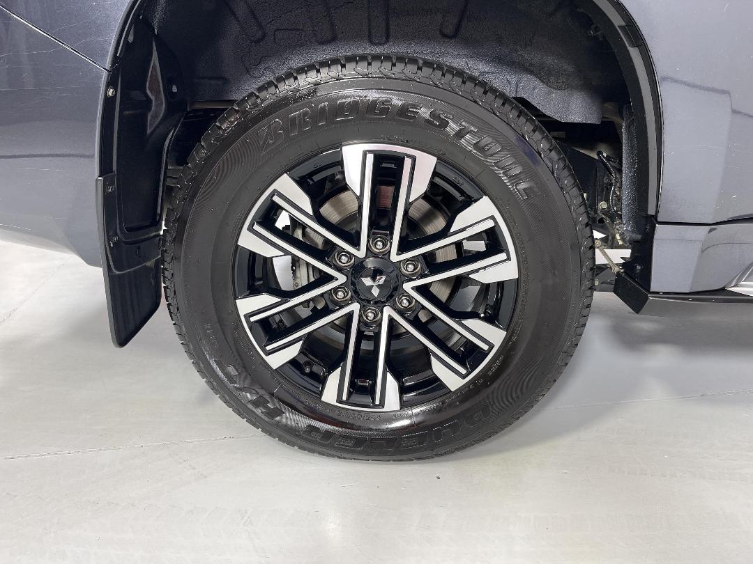 Photo '12' of Mitsubishi Pajero Sport