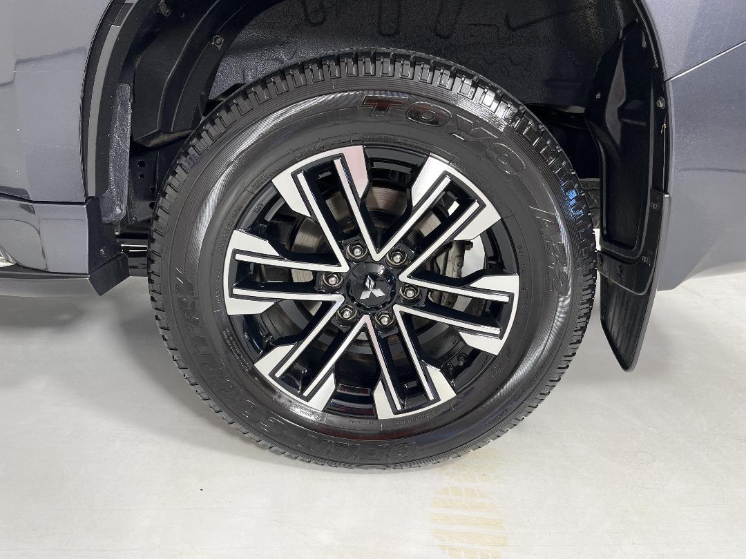 Photo '11' of Mitsubishi Pajero Sport