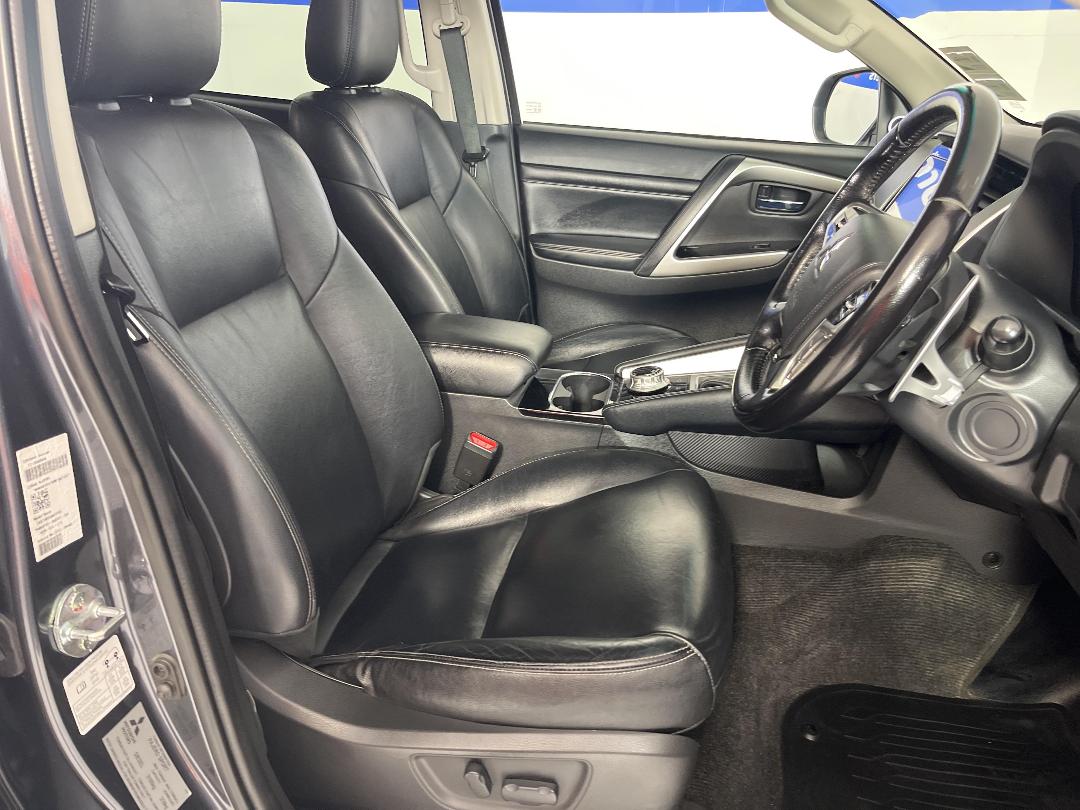 Photo '16' of Mitsubishi Pajero Sport