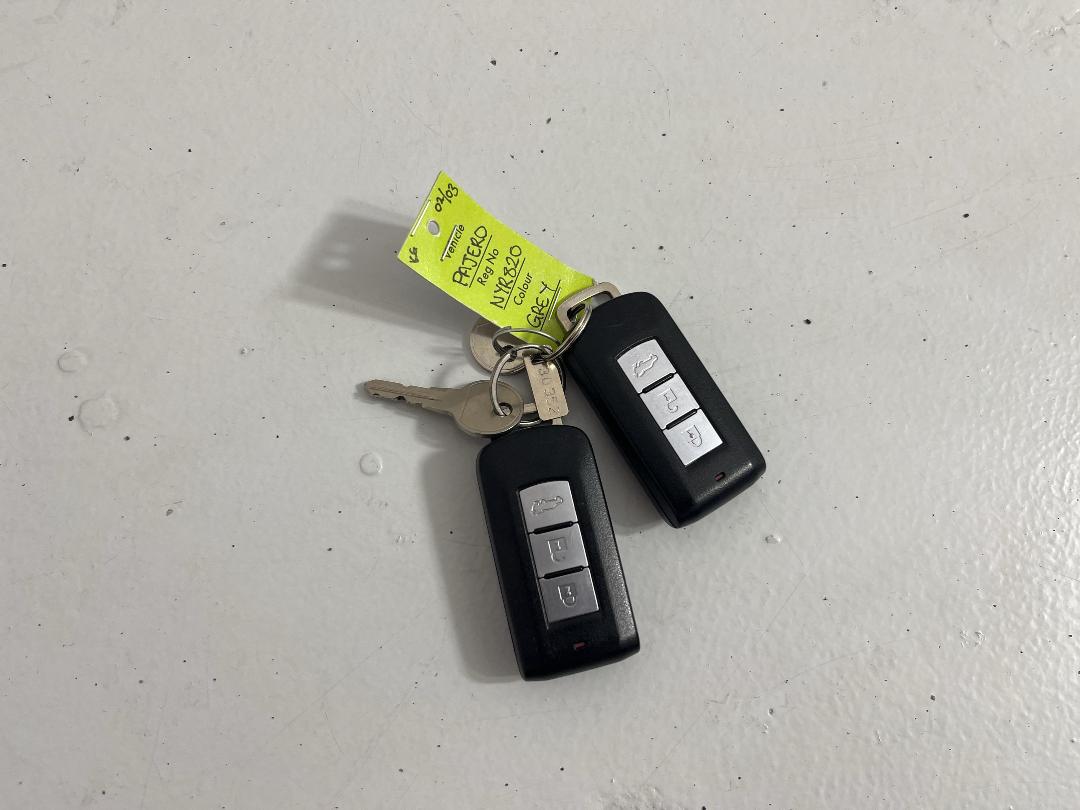 Photo '22' of Mitsubishi Pajero Sport