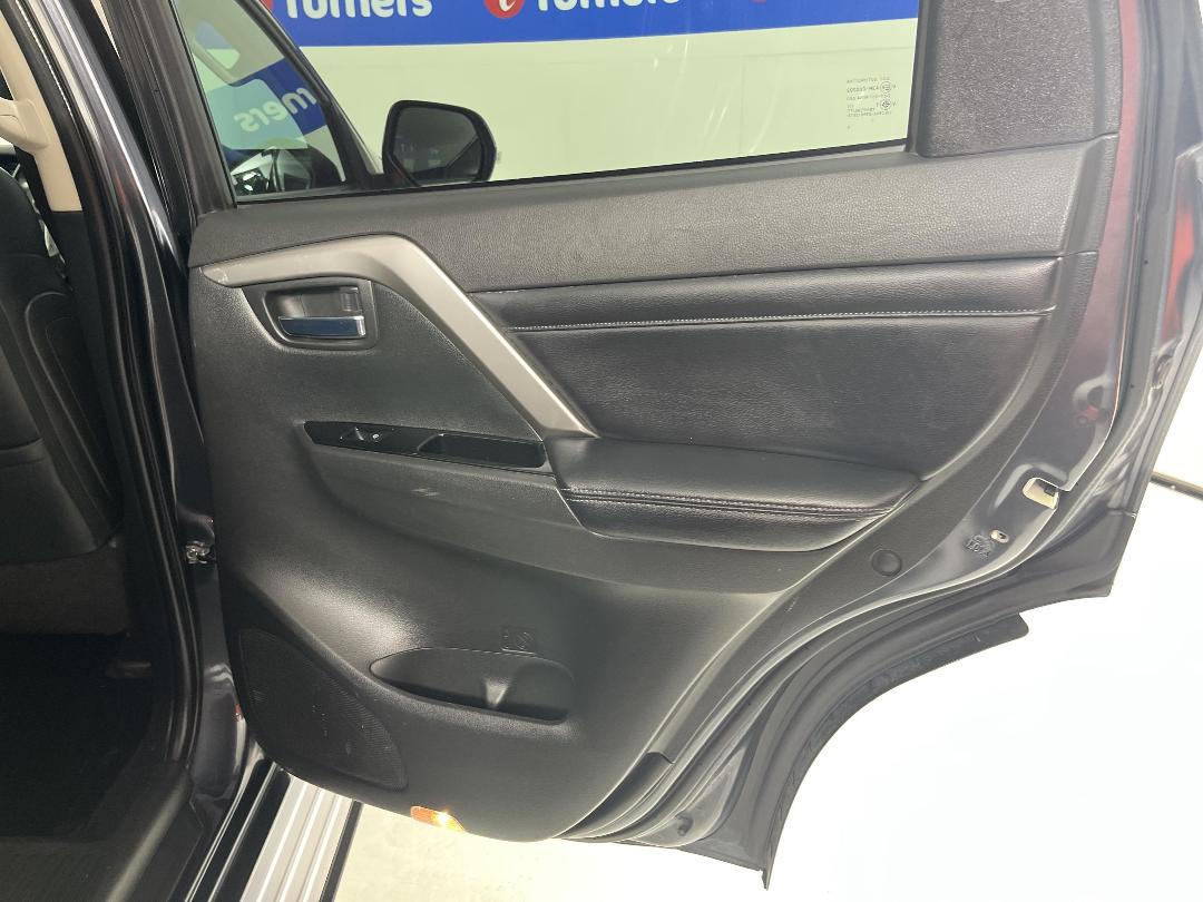 Photo '19' of Mitsubishi Pajero Sport