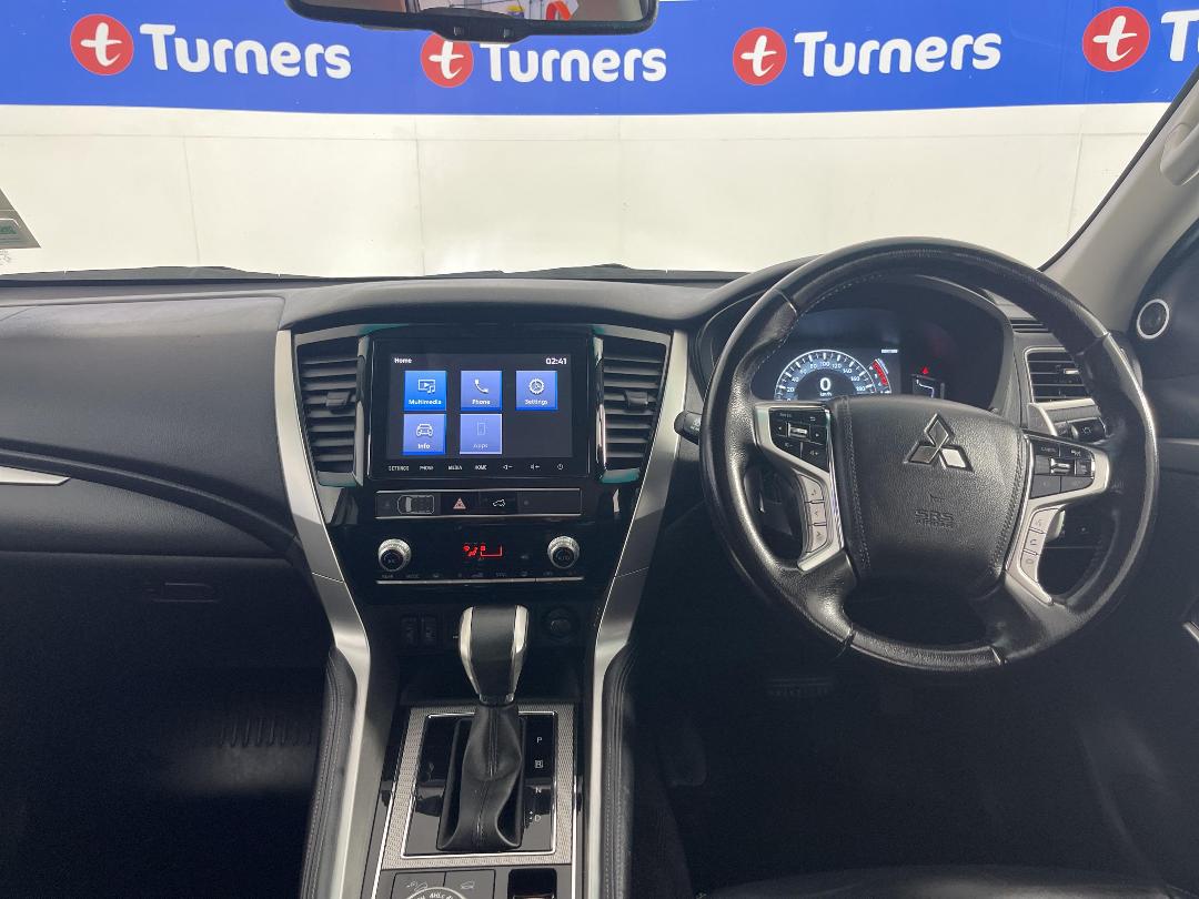 Photo '17' of Mitsubishi Pajero Sport