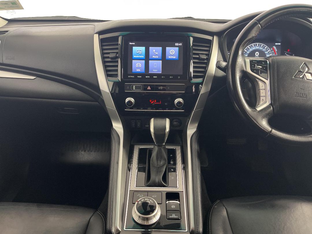 Photo '18' of Mitsubishi Pajero Sport