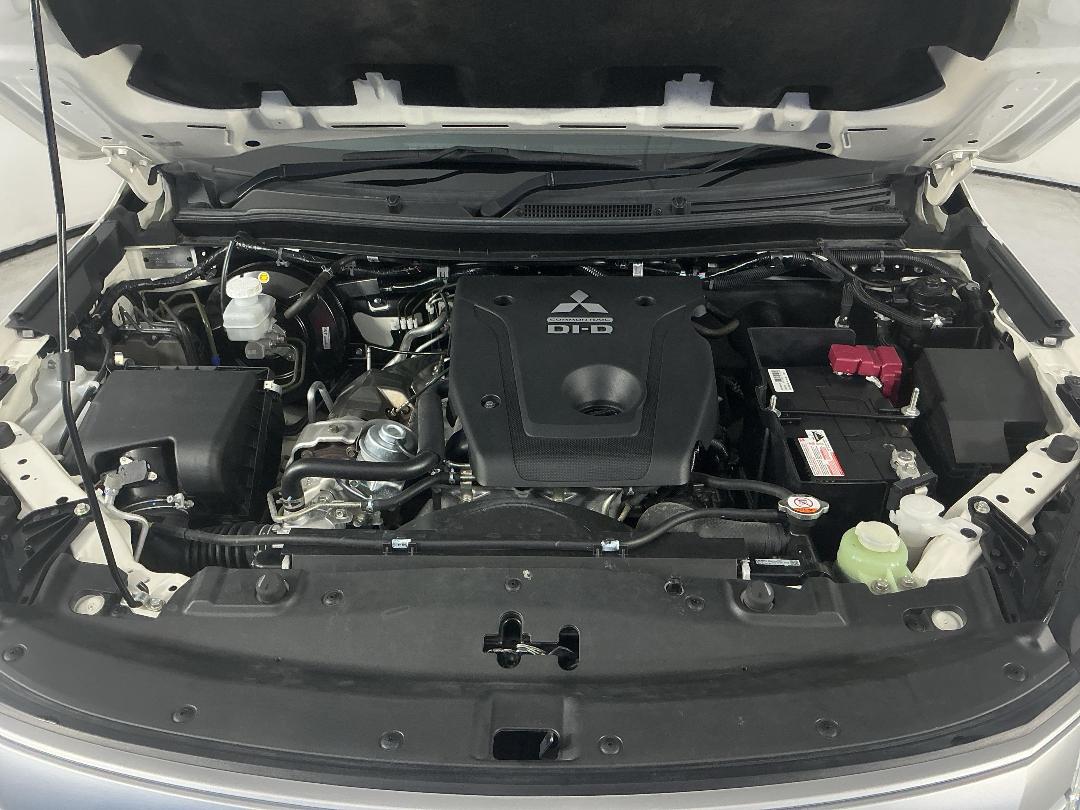 Photo '13' of Mitsubishi Pajero Sport