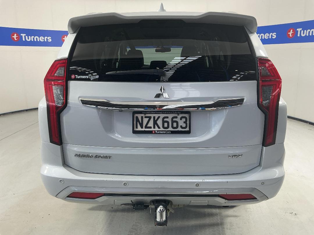 Photo '6' of Mitsubishi Pajero Sport