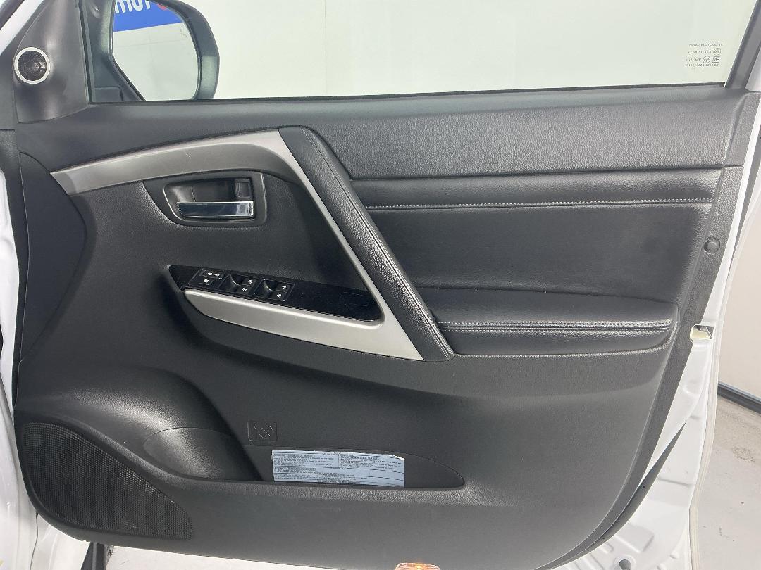 Photo '15' of Mitsubishi Pajero Sport