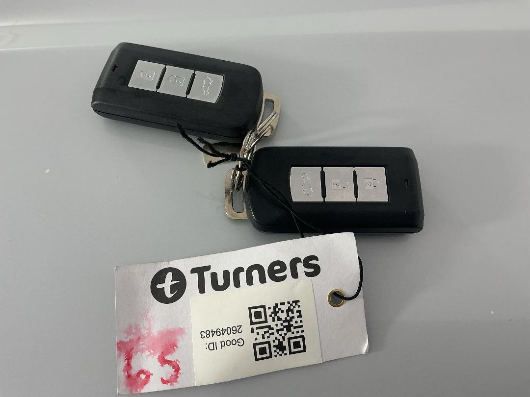 Photo '22' of Mitsubishi Pajero Sport