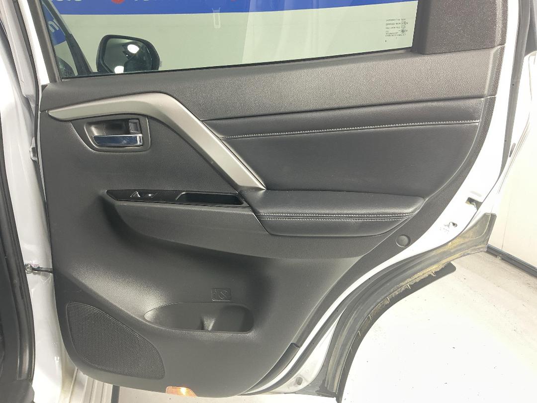 Photo '19' of Mitsubishi Pajero Sport