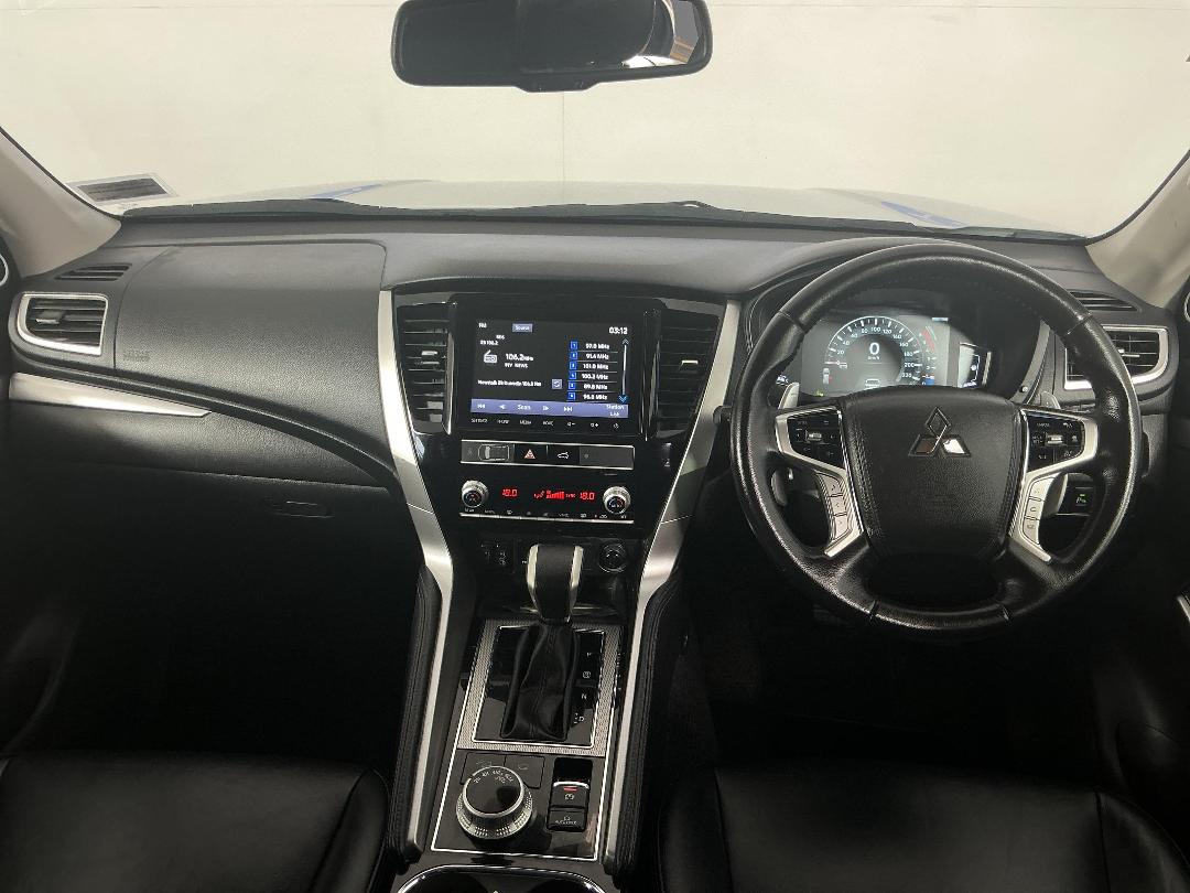 Photo '17' of Mitsubishi Pajero Sport