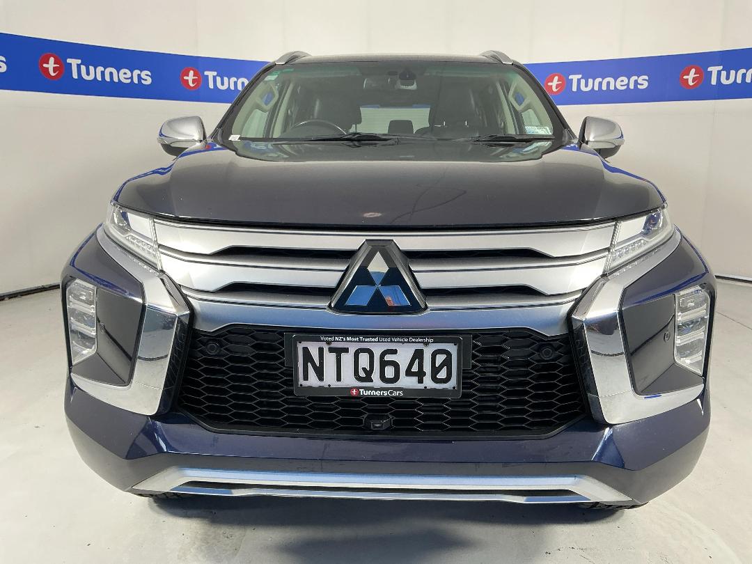 Photo '2' of Mitsubishi Pajero Sport