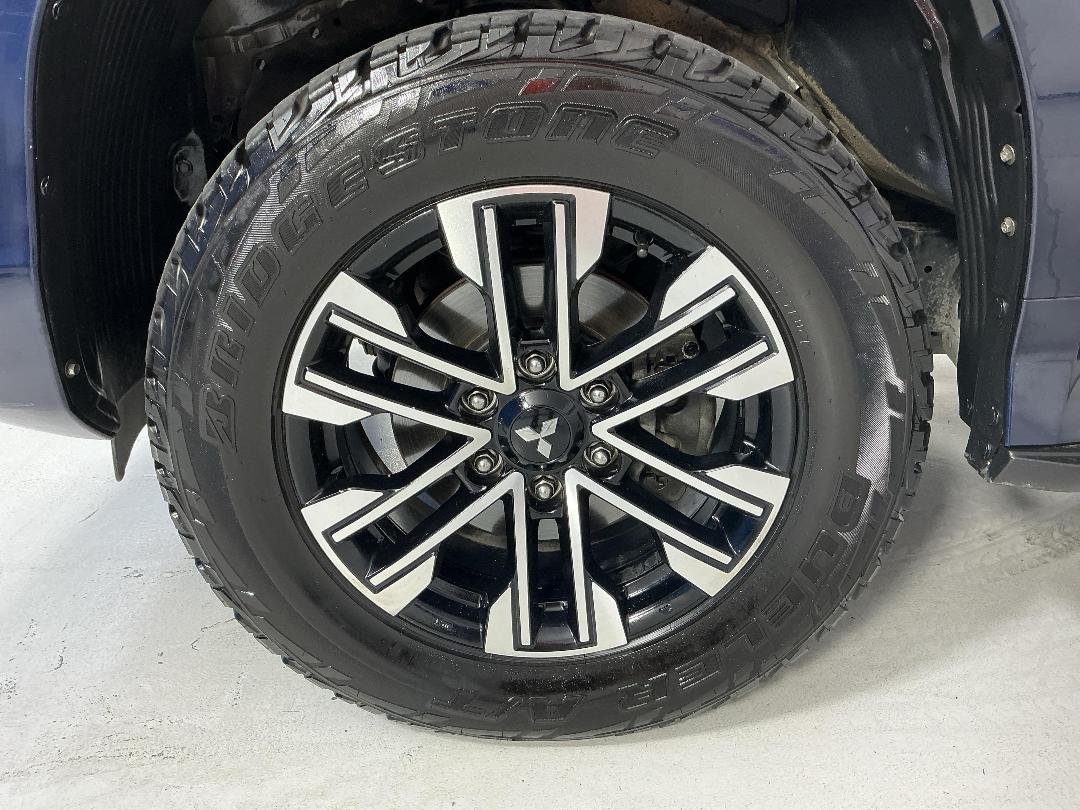 Photo '10' of Mitsubishi Pajero Sport