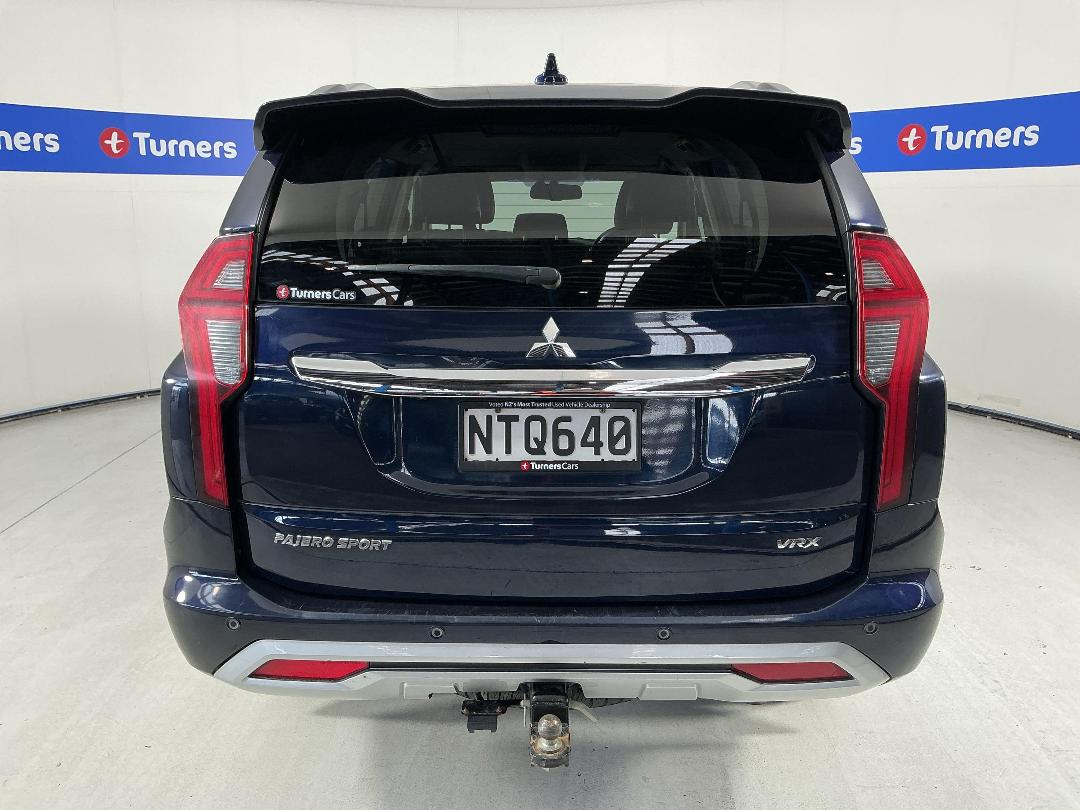 Photo '6' of Mitsubishi Pajero Sport