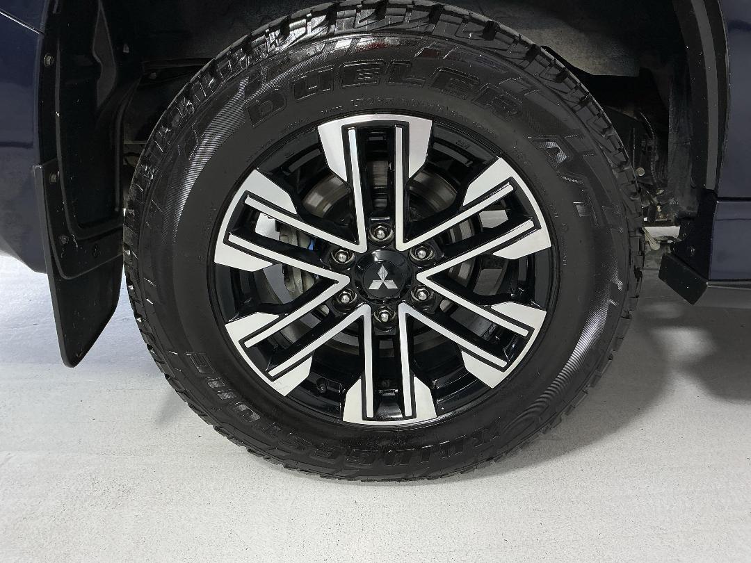 Photo '12' of Mitsubishi Pajero Sport